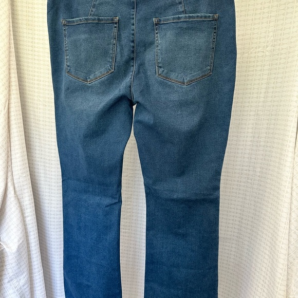 BOHO by Walmart size 19 jeans - Picture 2 of 2